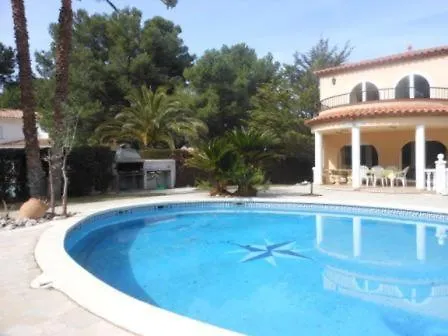 Salvador Villa *