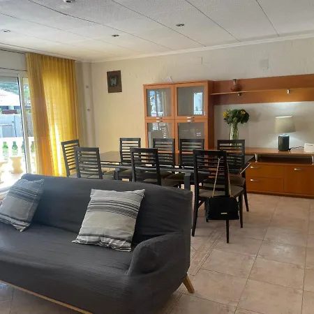 Salvador Villa *